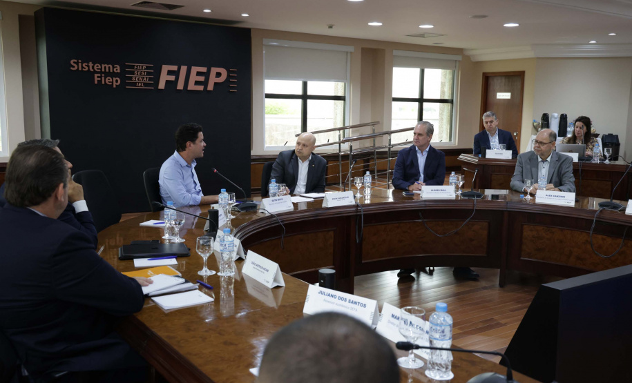 Secretários de Estado debatem plano com objetivo de impulsionar a indústria no Paraná
