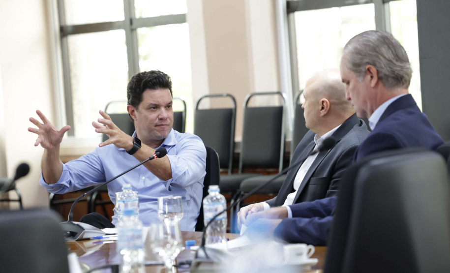 Secretários de Estado debatem plano com objetivo de impulsionar a indústria no Paraná