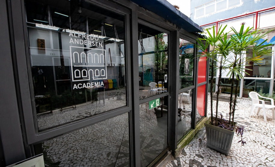 SEEC - Alunos da Academia Alfredo Andersen inauguram exposição no centro histórico de Curitiba nesta quinta