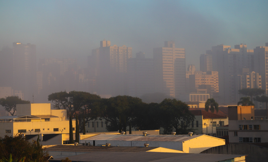 NEBLINA QUE BAIXA, SOL QUE RACHA? SIMEPAR EXPLICA COMO SE FORMAM OS NEVOEIROS