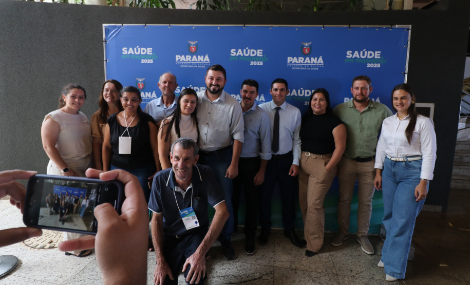 O governador Carlos Massa Ratinho Junior anunciou nesta quinta-feira (13) a liberação de R$ 1,2 bilhão para a saúde pública do Estado, durante o evento Saúde em Movimento, em Foz do Iguaçu, na região Oeste.
