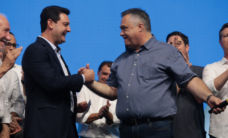 O governador Carlos Massa Ratinho Junior anunciou nesta quinta-feira (13) a liberação de R$ 1,2 bilhão para a saúde pública do Estado, durante o evento Saúde em Movimento, em Foz do Iguaçu, na região Oeste.