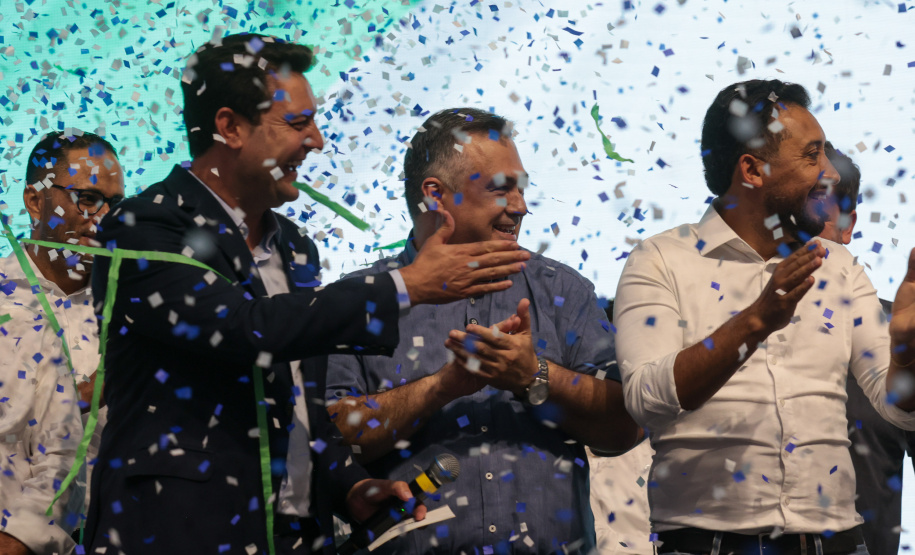 O governador Carlos Massa Ratinho Junior anunciou nesta quinta-feira (13) a liberação de R$ 1,2 bilhão para a saúde pública do Estado, durante o evento Saúde em Movimento, em Foz do Iguaçu, na região Oeste.
