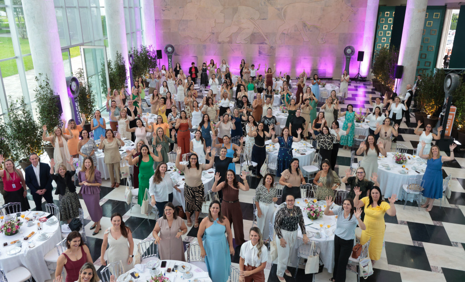 Encontro de primeiras-damas do Paraná no Palacio Iguacu em Curitiba, nesta terca-feira (25). Foto: Geraldo Bubniak/AEN