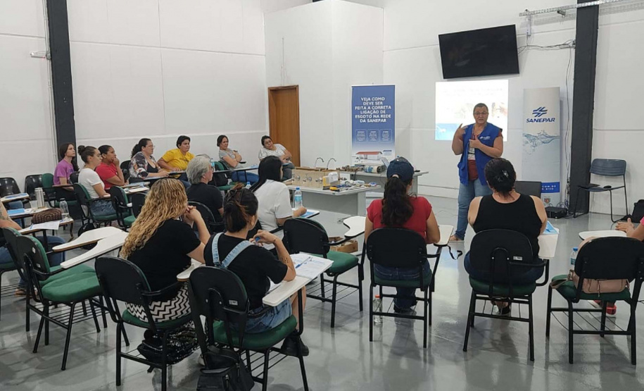 Sanepar e Deseco capacitam mulheres em Toledo