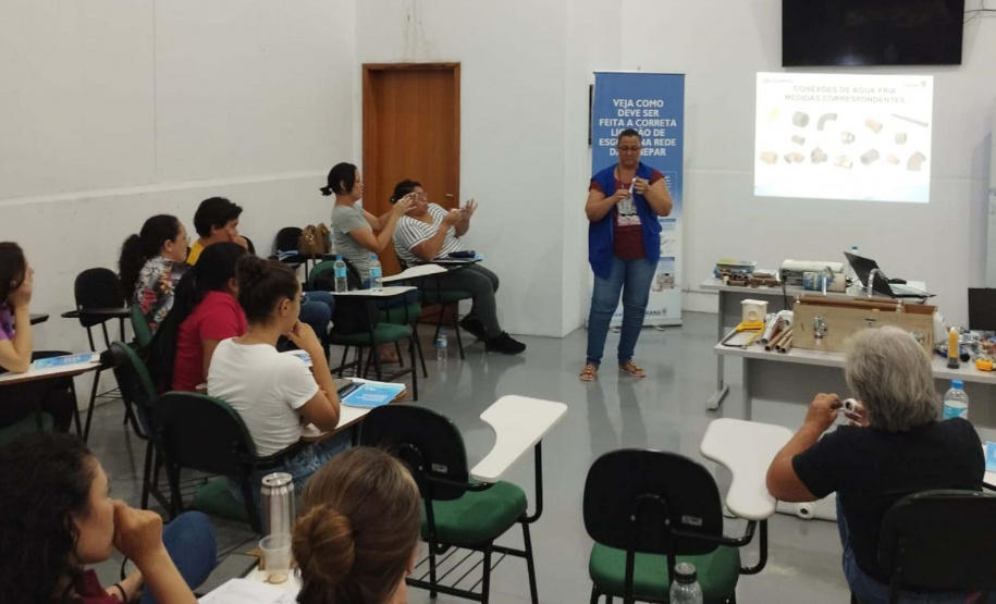 Sanepar e Deseco capacitam mulheres em Toledo