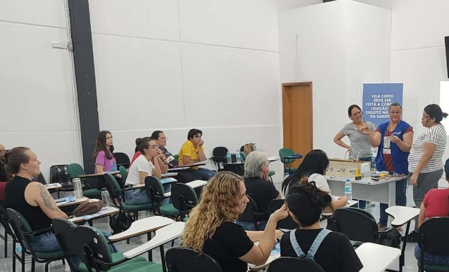 Sanepar e Deseco capacitam mulheres em Toledo