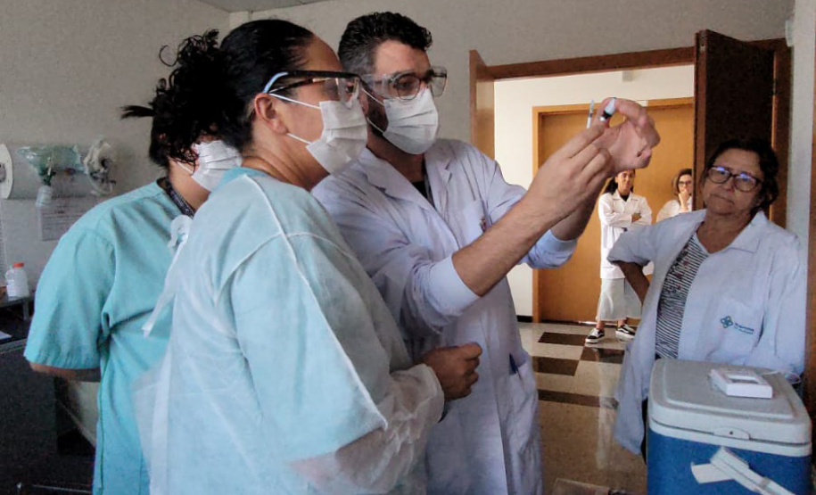 SESA BEBÊS RECEBEM VACINA BCG