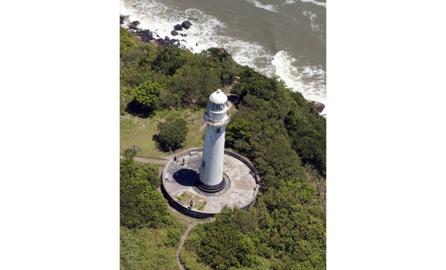 Ilha do Mel e Monge estão entre os parques estaduais mais visitados do país