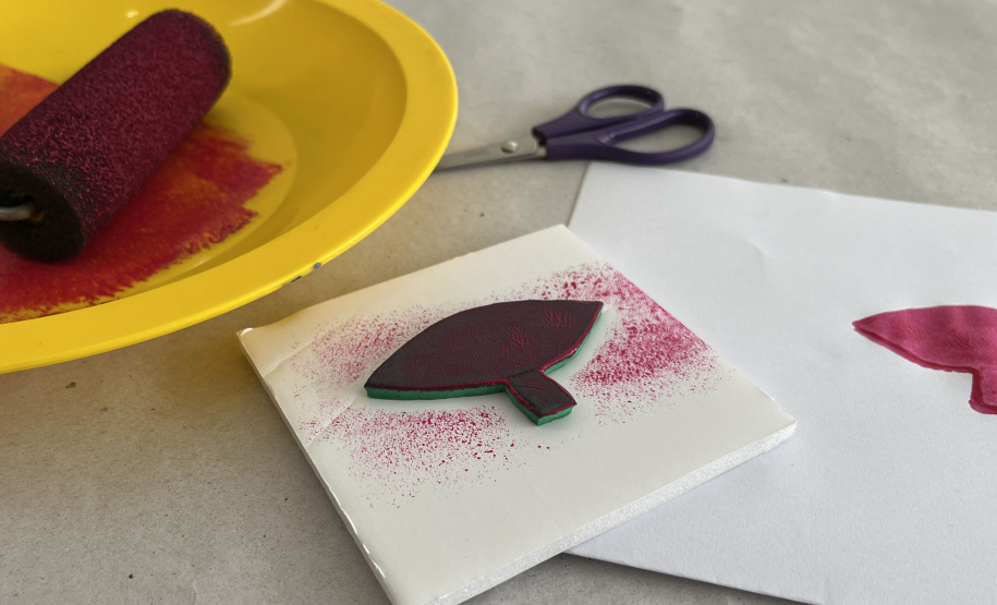 O Museu Oscar Niemeyer (MON) promove oficinas e mediações gratuitas