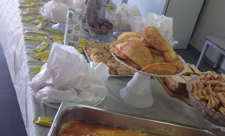 Vai um café com o diretor aí? Estratégia fez  subir para mais de 90% frequência escolar no interior do Paraná