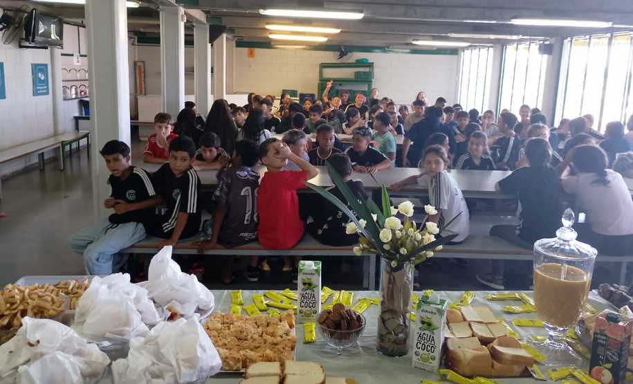 Vai um café com o diretor aí? Estratégia fez  subir para mais de 90% frequência escolar no interior do Paraná