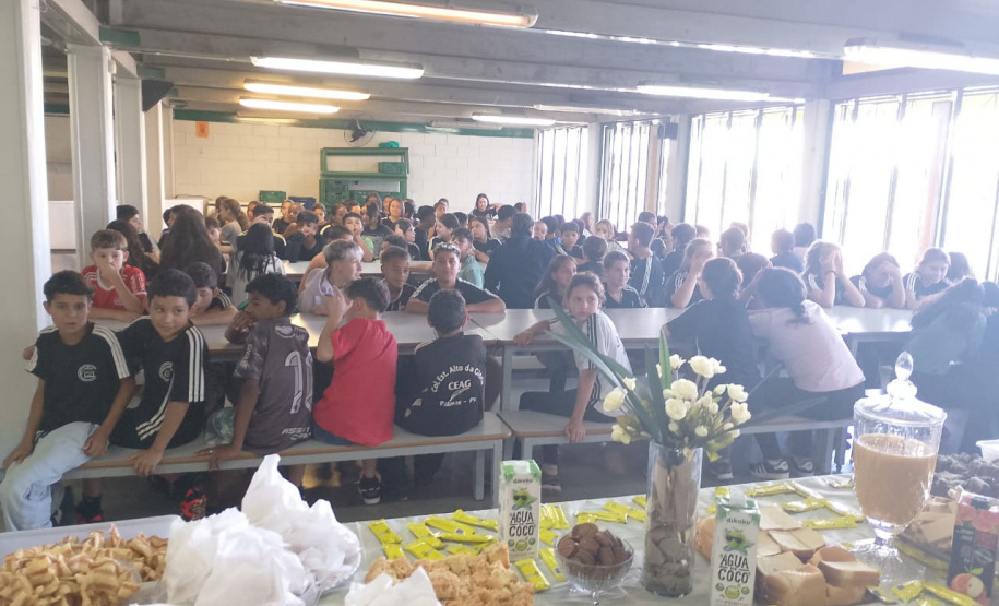 Vai um café com o diretor aí? Estratégia fez  subir para mais de 90% frequência escolar no interior do Paraná