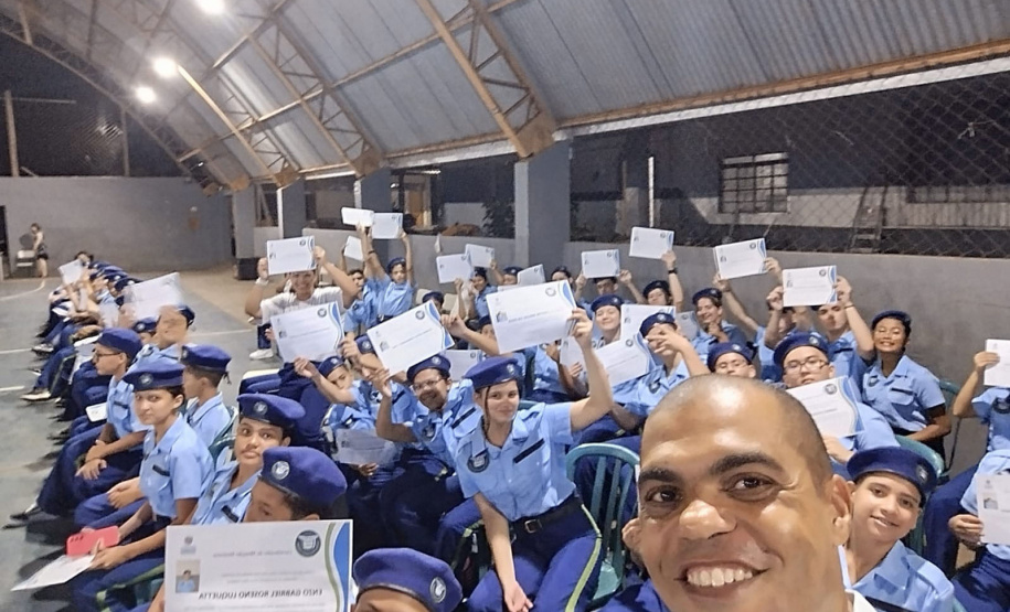 Vai um café com o diretor aí? Estratégia fez  subir para mais de 90% frequência escolar no interior do Paraná