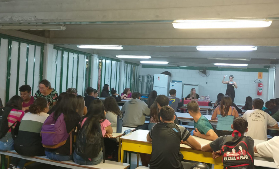 Vai um café com o diretor aí? Estratégia fez  subir para mais de 90% frequência escolar no interior do Paraná