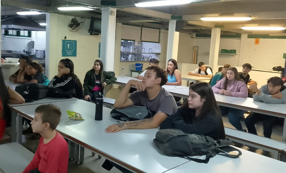 Vai um café com o diretor aí? Estratégia fez  subir para mais de 90% frequência escolar no interior do Paraná