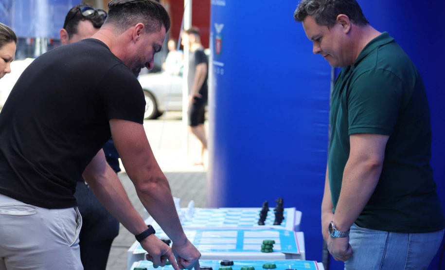 Carreta da Inovação leva ações e serviços a Rio Negro e Umuarama