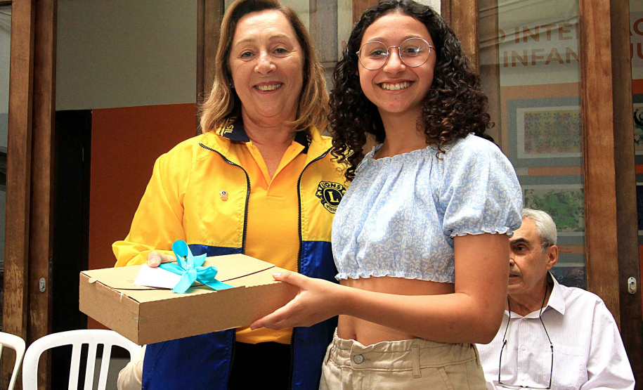 CJAP ALUNA RECEBE PRÊMIO CONCURSO INTERNACIONAL