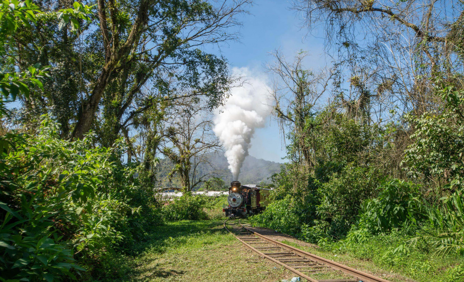 SETU PASSEIO DE TREM TEMÁTICO ENTRE MORRETES E ANTONINA