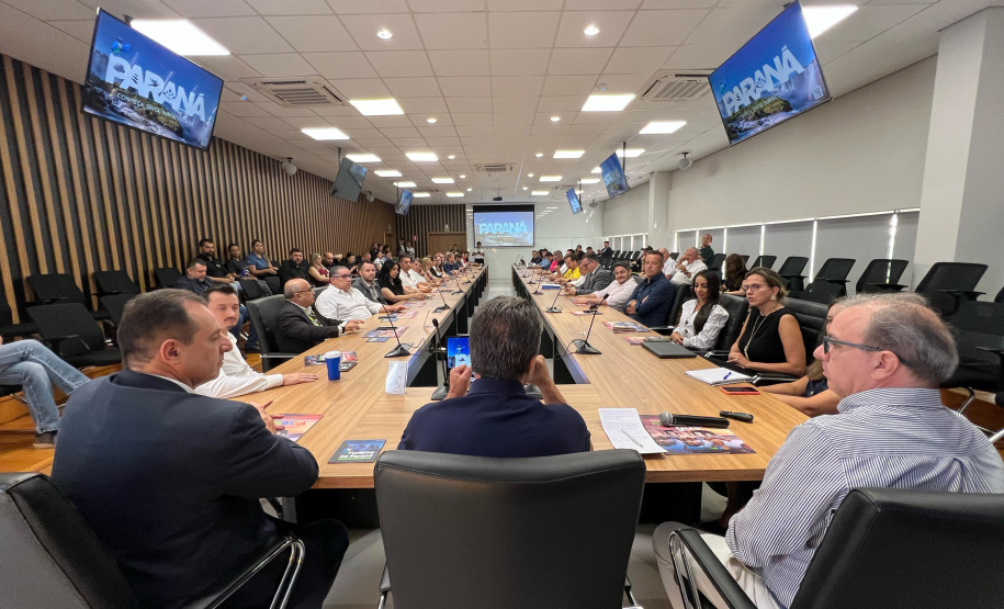 SETU Estado mostra resultados, ações e conquistas do turismo a mais de 100 empresários de Foz do Iguaçu