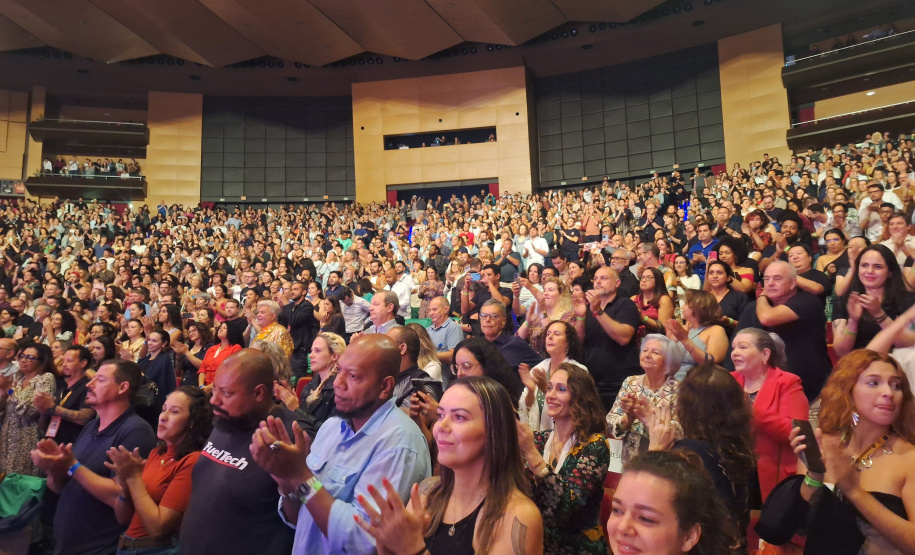 Com Milton Cunha, artistas nacionais e grande público, Festival de Curitiba teve início nesta segunda-feira (24)