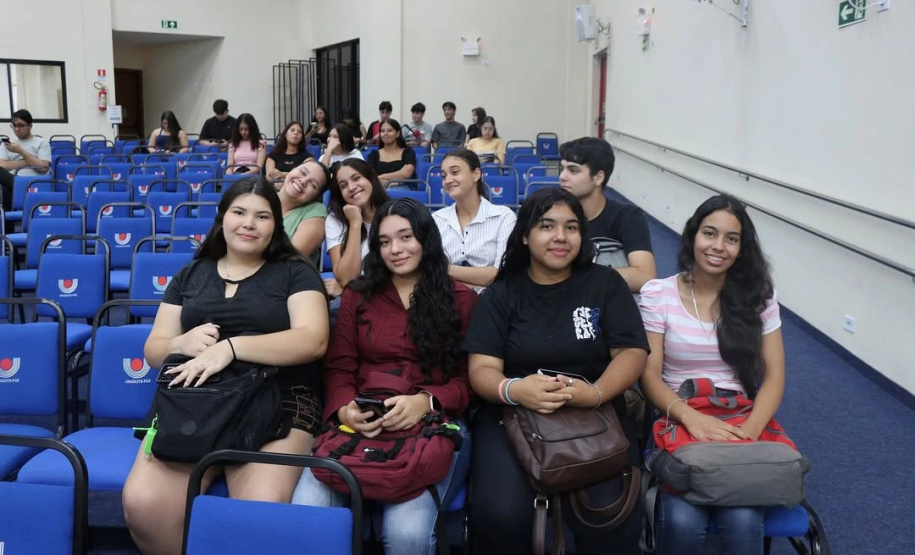 Cursinho Pré-Vestibular da Unioeste comemora 20 anos e realiza abertura da edição 2025