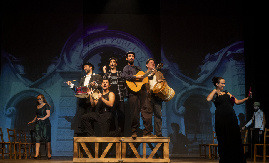 Teatro de Comédia do Paraná se prepara para estreia de “Daqui ninguém sai