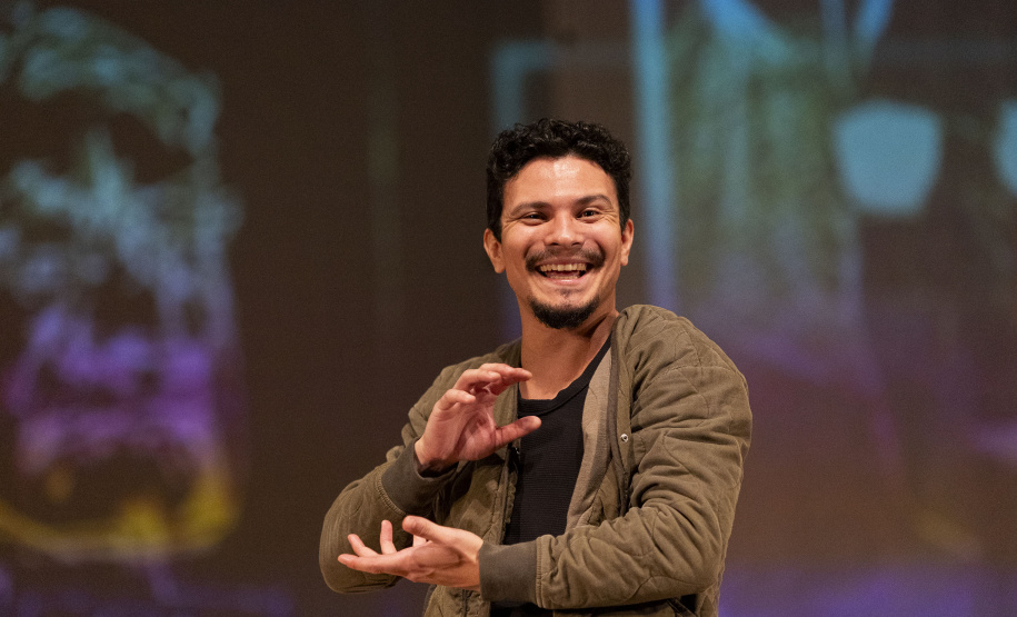 Teatro de Comédia do Paraná se prepara para estreia de “Daqui ninguém sai