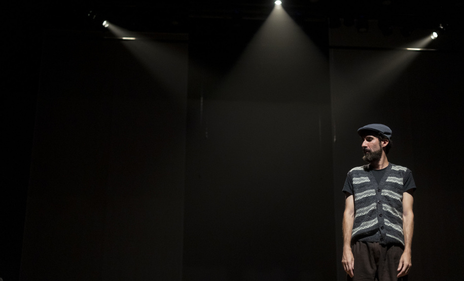 Teatro de Comédia do Paraná se prepara para estreia de “Daqui ninguém sai