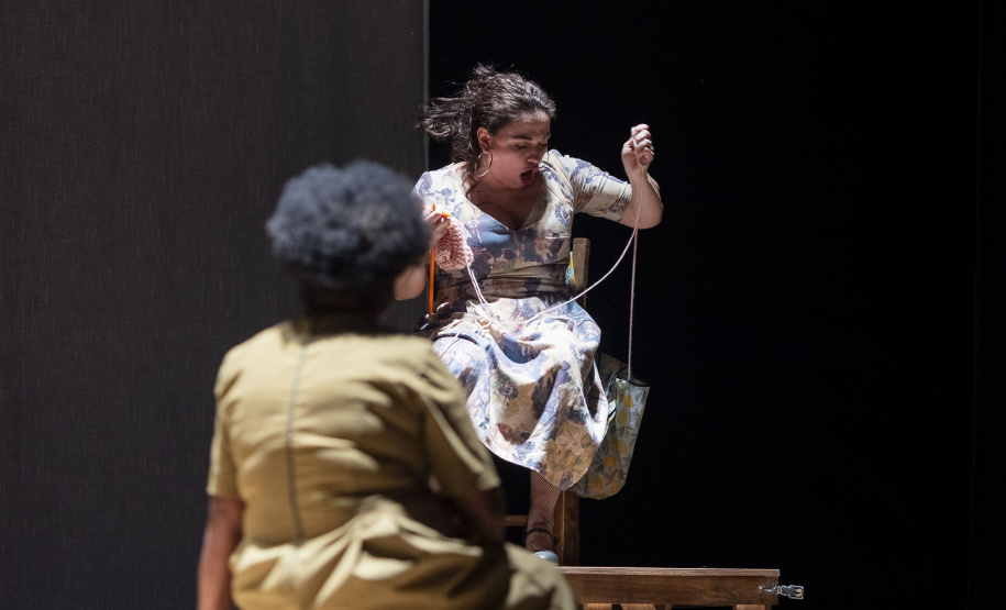 Teatro de Comédia do Paraná se prepara para estreia de “Daqui ninguém sai