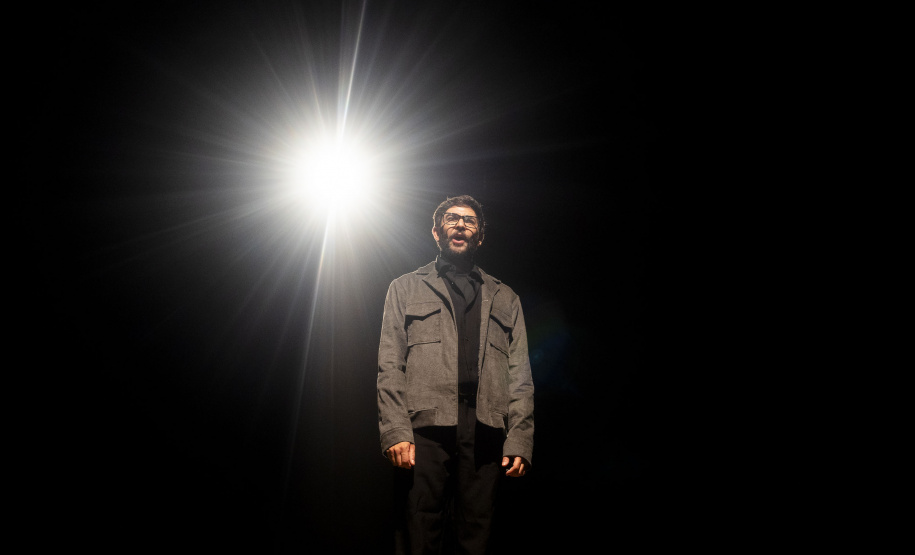 Teatro de Comédia do Paraná se prepara para estreia de “Daqui ninguém sai