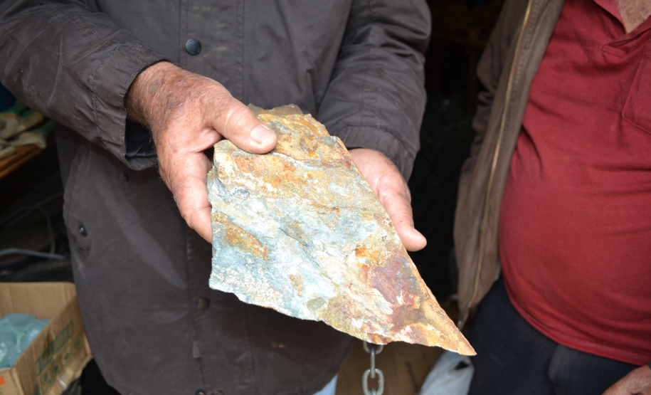 A exploração de minérios cresceu 19% no Paraná de 2021 para 2022.