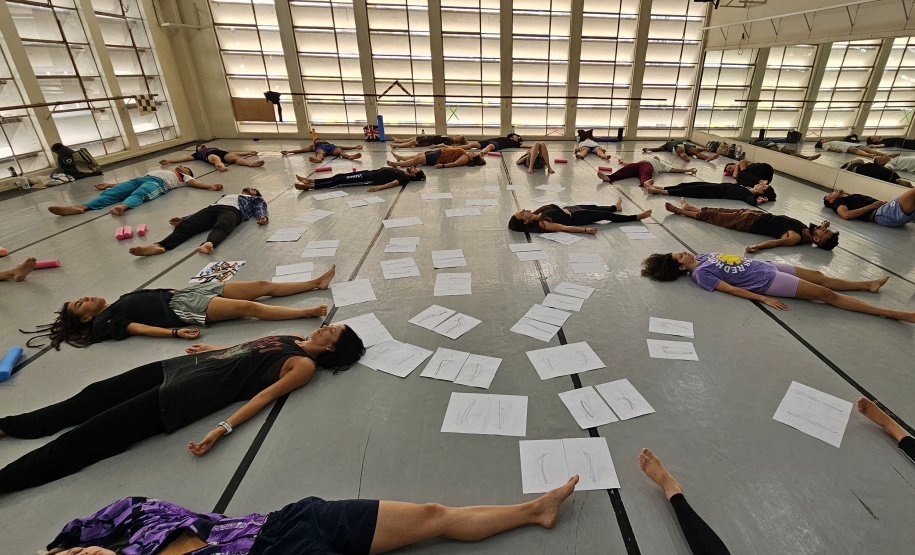 TEATRO GUAÍRA PROJETO ESCAMBO CINÉTICO
