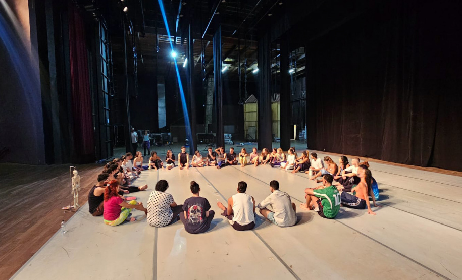 TEATRO GUAÍRA PROJETO ESCAMBO CINÉTICO