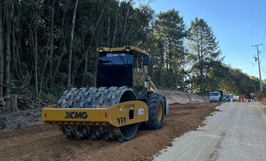 AMEP OBRA PAVIMENTAÇÃO MANDIRITUBA E SJP