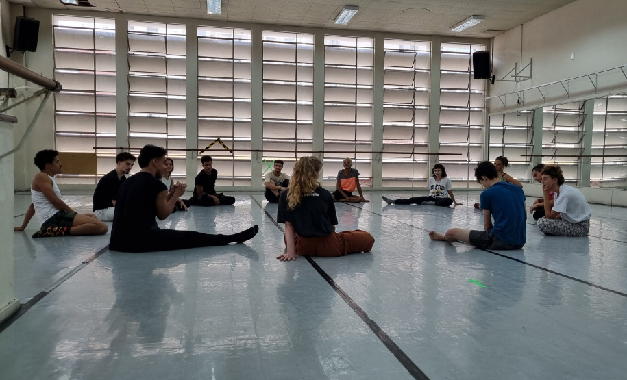 TEATRO GUAÍRA PROJETO ESCAMBO CINÉTICO