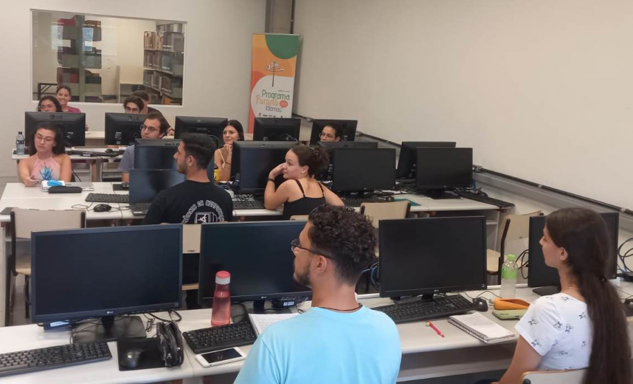 SETI PARANÁ FALA IDIOMAS OFERTA VAGAS