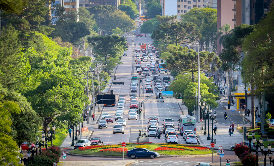 Quase metade do IPVA 2025 já foi pago no Paraná; confira as cidades que estão com o imposto em dia