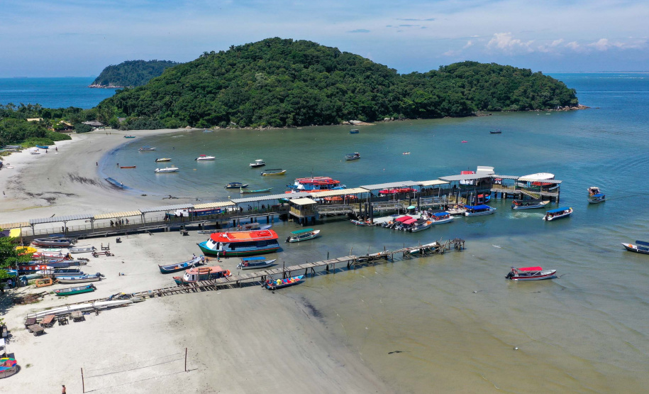 Cartão-postal preservado: Governo sanciona novo marco regulatório da Ilha do Mel