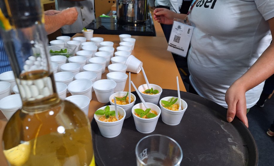 Com pratos típicos e iguarias paranaenses, Estado inaugura Arena Show Gastronomica na Expo Turismo Paraná