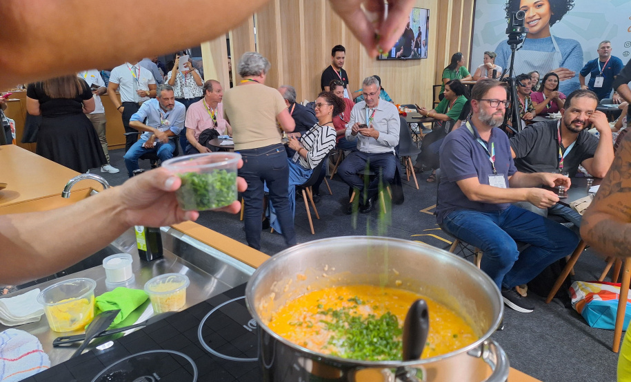 Com pratos típicos e iguarias paranaenses, Estado inaugura Arena Show Gastronomica na Expo Turismo Paraná