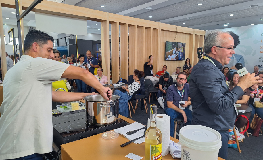 Com pratos típicos e iguarias paranaenses, Estado inaugura Arena Show Gastronomica na Expo Turismo Paraná