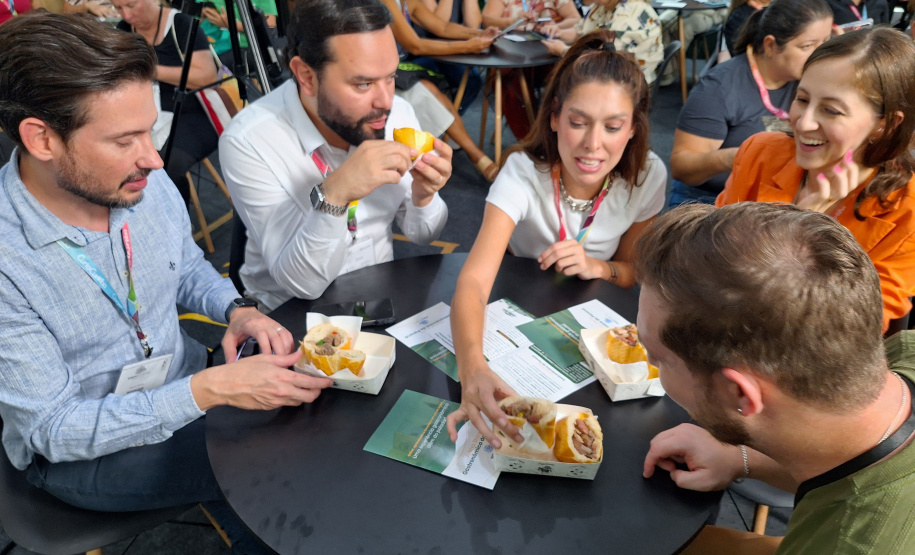 Com pratos típicos e iguarias paranaenses, Estado inaugura Arena Show Gastronomica na Expo Turismo Paraná