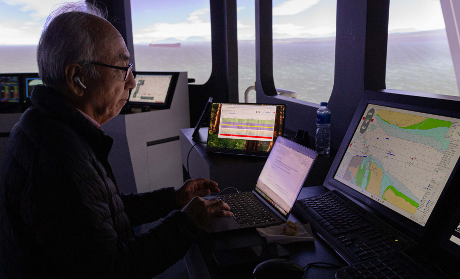 porto - Engenheiros da Portos do Paraná realizam simulação de atracação de navios de cruzeiro