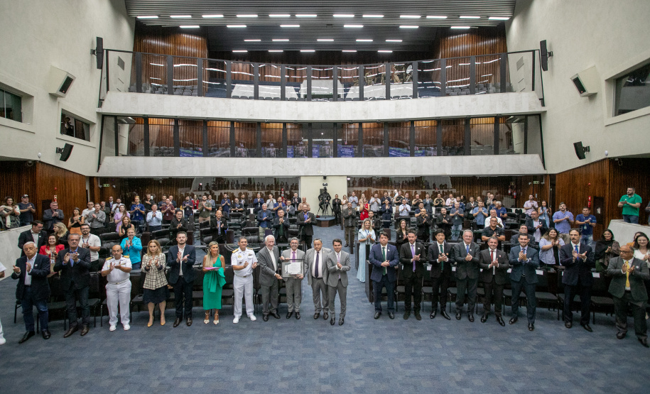 PORTOS DO PARANÁ ALEP PARABENIZA 90 ANOS
