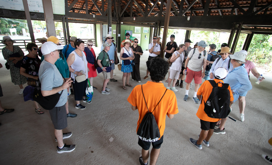 PORTO DO PARANÁ NAVIO CRUZEIRO ANCORADO ILHA DO MEL