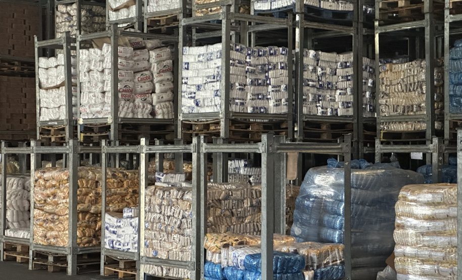 A 2ª remessa de alimentos não perecíveis para as escolas estaduais já está em andamento