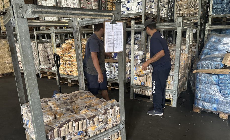 A 2ª remessa de alimentos não perecíveis para as escolas estaduais já está em andamento