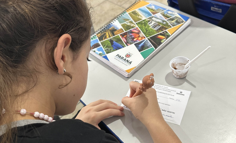 Estudantes do CE Gelvira Corrêa Pacheco avaliam a inclusão de novo alimento no cardápio escolar