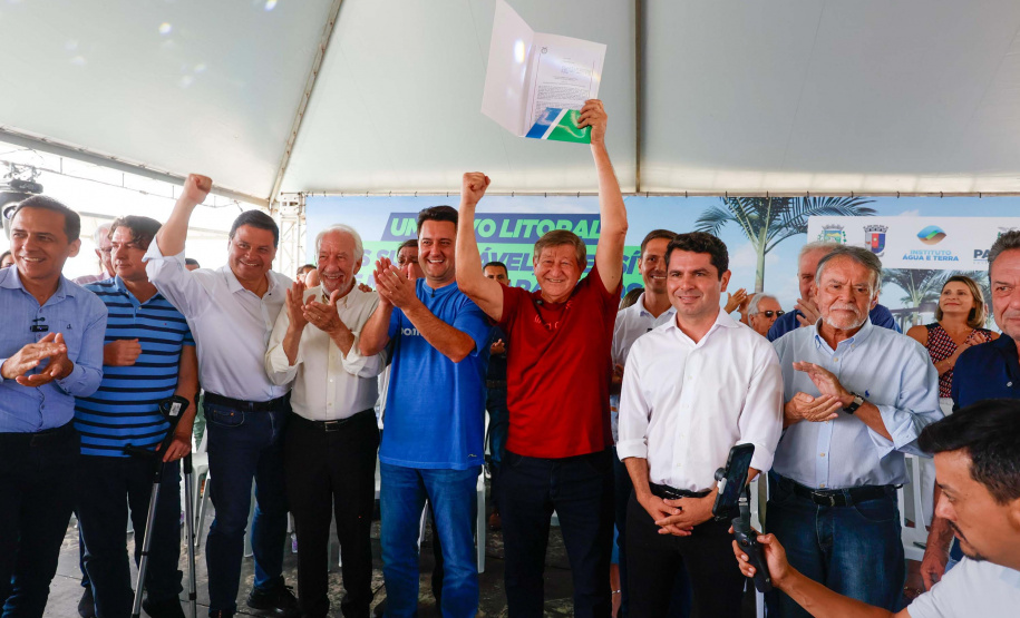 o governador Carlos Massa Ratinho Junior sancionou a lei que estabelece o novo marco regulatório da Ilha do Mel, um dos principais destinos turísticos do Paraná.